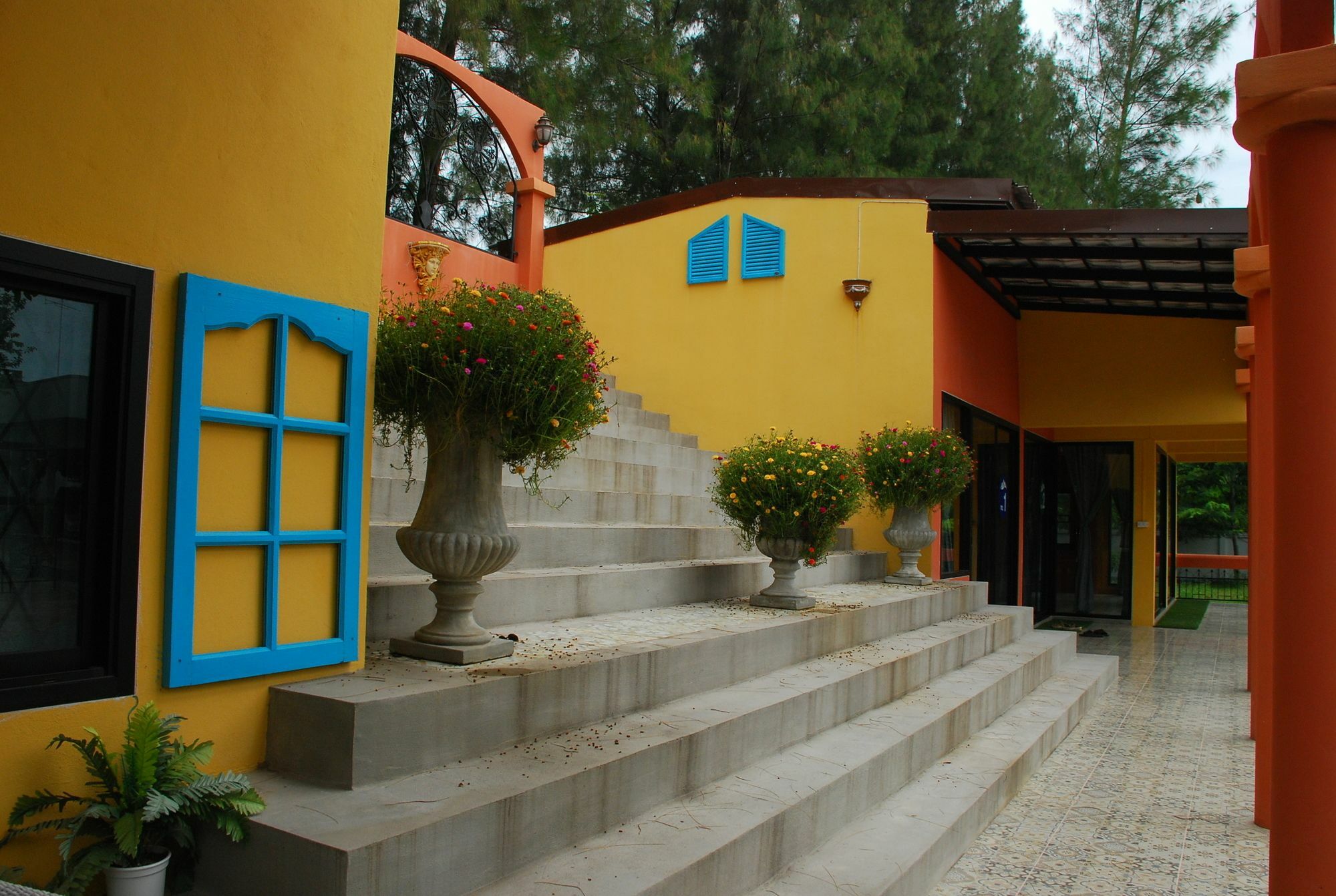 Phutara Accomodation Petchaburi Esterno foto