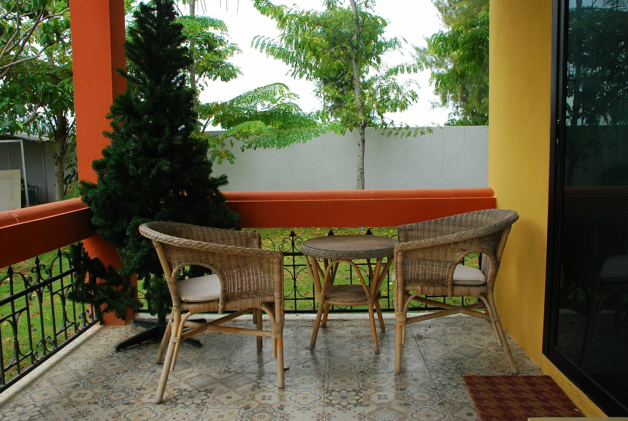 Phutara Accomodation Petchaburi Esterno foto
